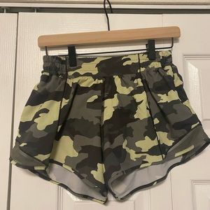 Lululemon Hottie Hot 4 inch Shorts